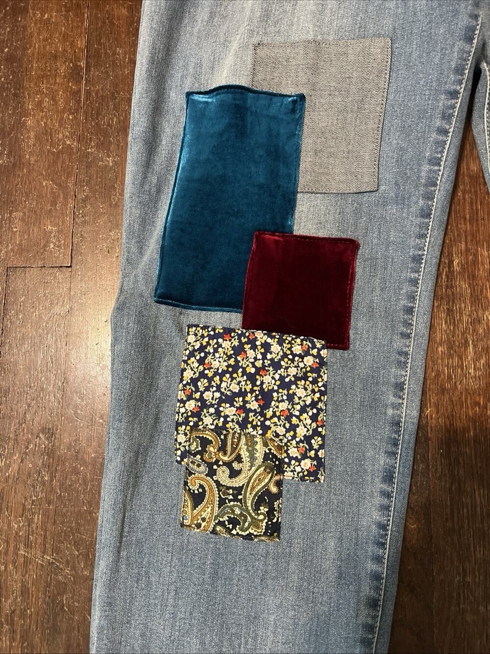 LOGO by Lori Goldstein Shadow Patch Boyfriend Jeans 18W Blue Denim Stretch - Picture 3 of 10